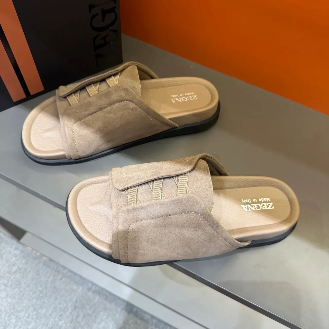 Zegna 米色麂皮交叉弹力带拖鞋 15