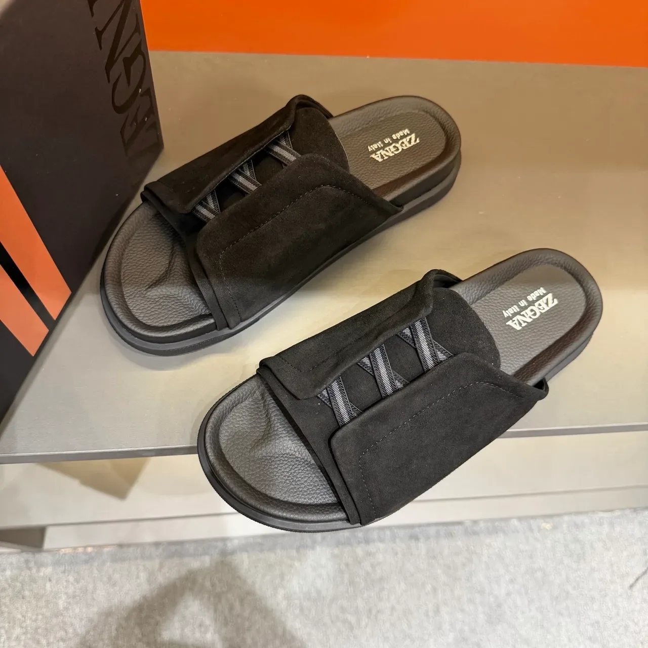 Zegna 米色麂皮交叉弹力带拖鞋 19