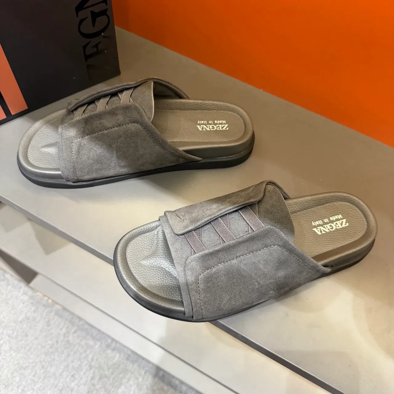 Zegna 米色麂皮交叉弹力带拖鞋 20
