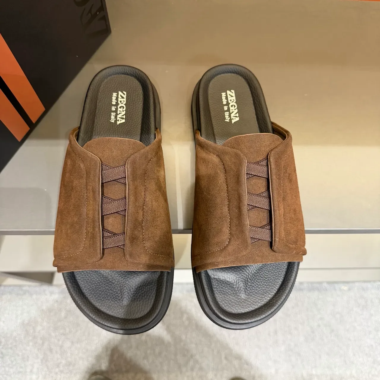 Zegna 米色麂皮交叉弹力带拖鞋 22