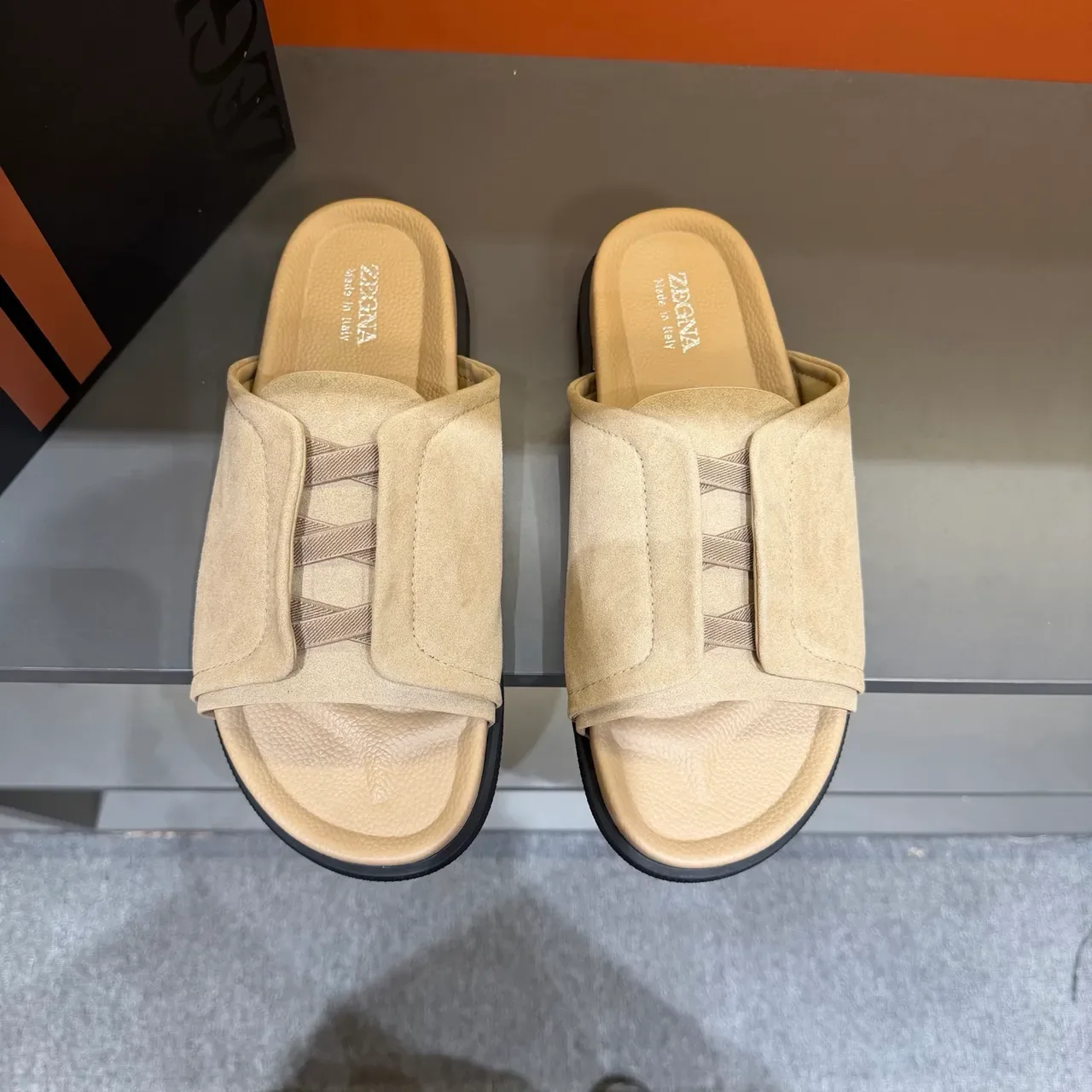 Zegna 米色麂皮交叉弹力带拖鞋 23