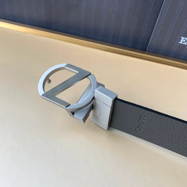 Zegna Cinto de Couro Preto Cinza Texturizado de Duas Cores 3