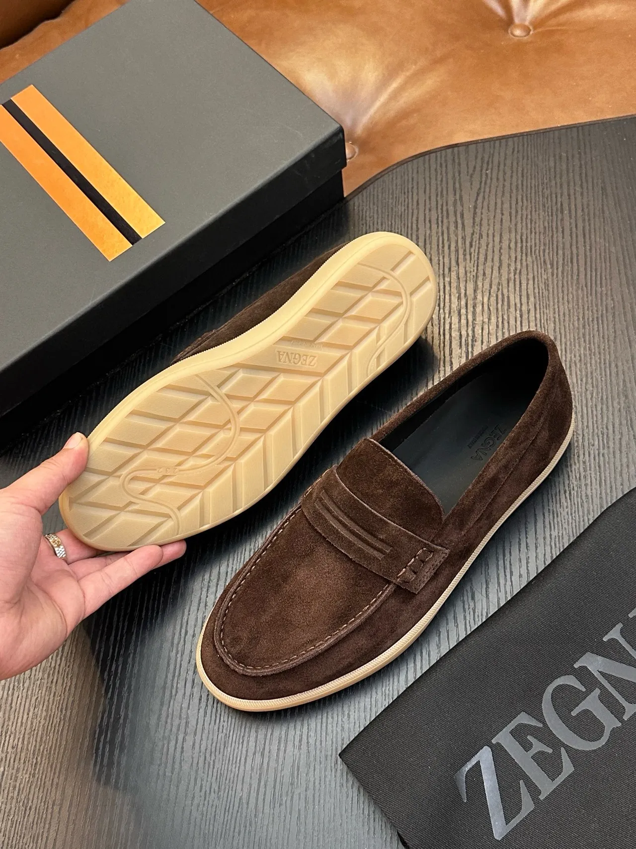 Zegna ब्राउन बीज सuede Penny Strap Loafer 2