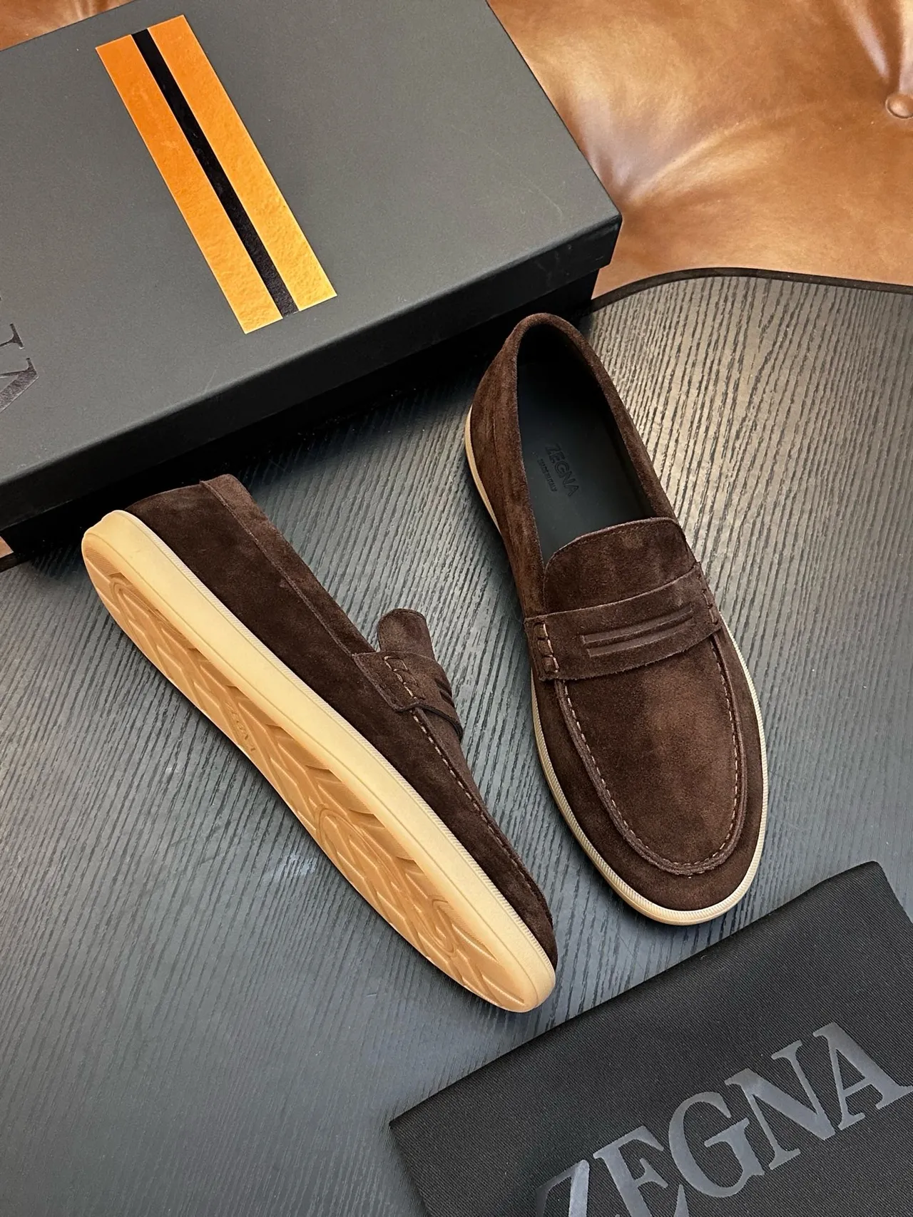 Zegna ब्राउन बीज सuede Penny Strap Loafer 5